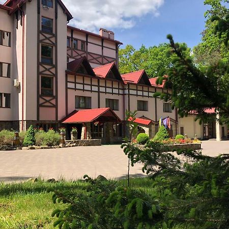 Sherwood Hotel Dolgomostiska エクステリア 写真