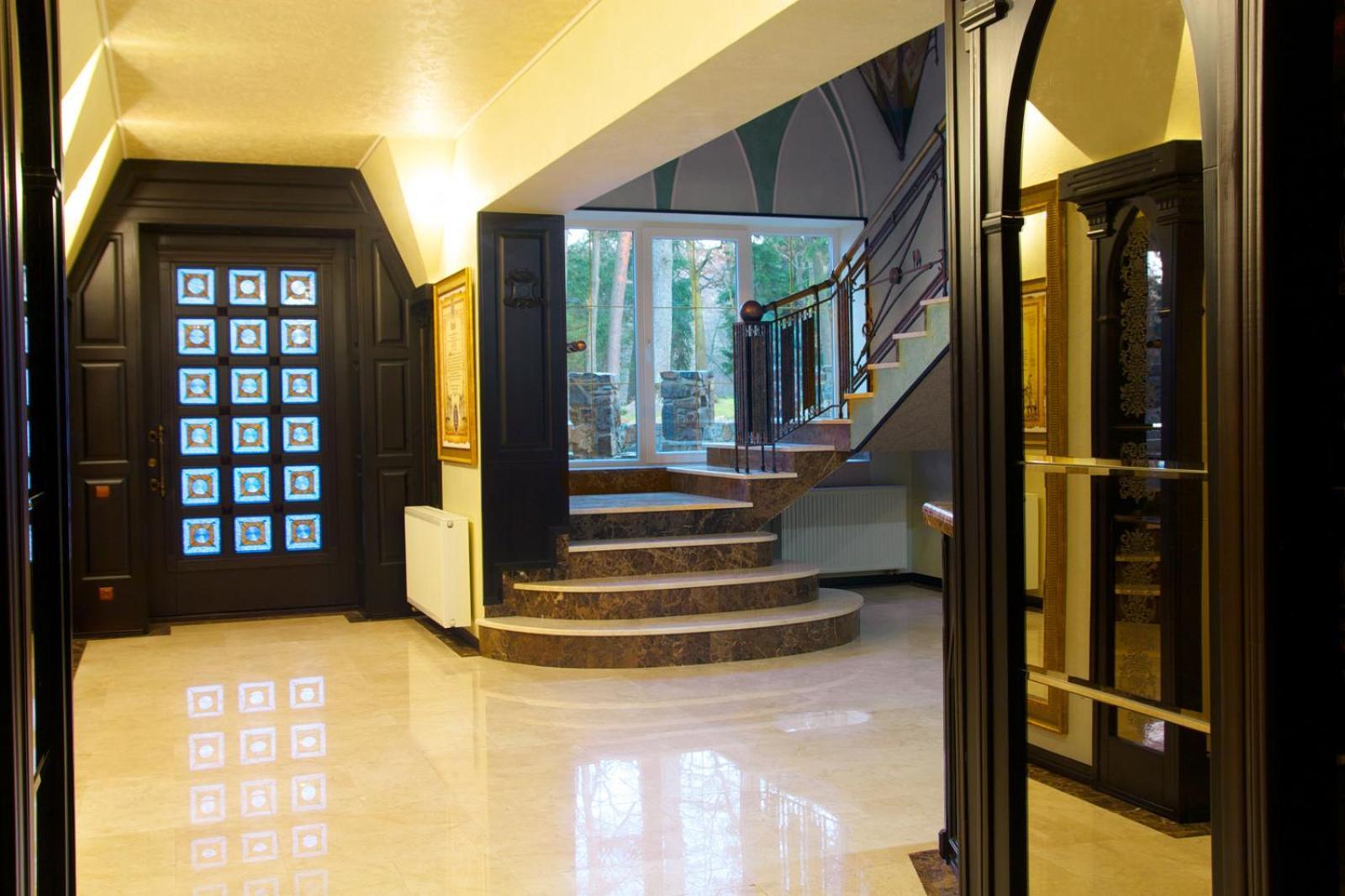 Sherwood Hotel Dolgomostiska エクステリア 写真